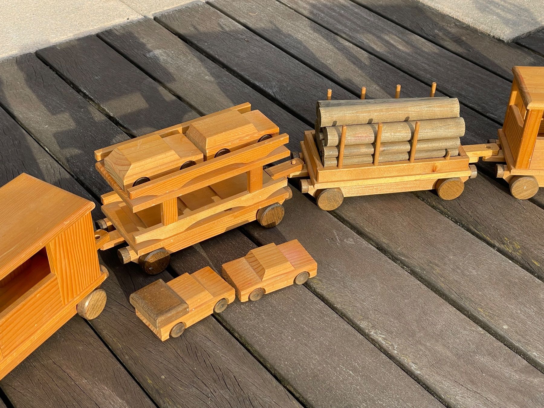 Giocattoli: Holz Eisenbahn mit Krokodil Lok – Usato da Hünibach venduto da Huema 2