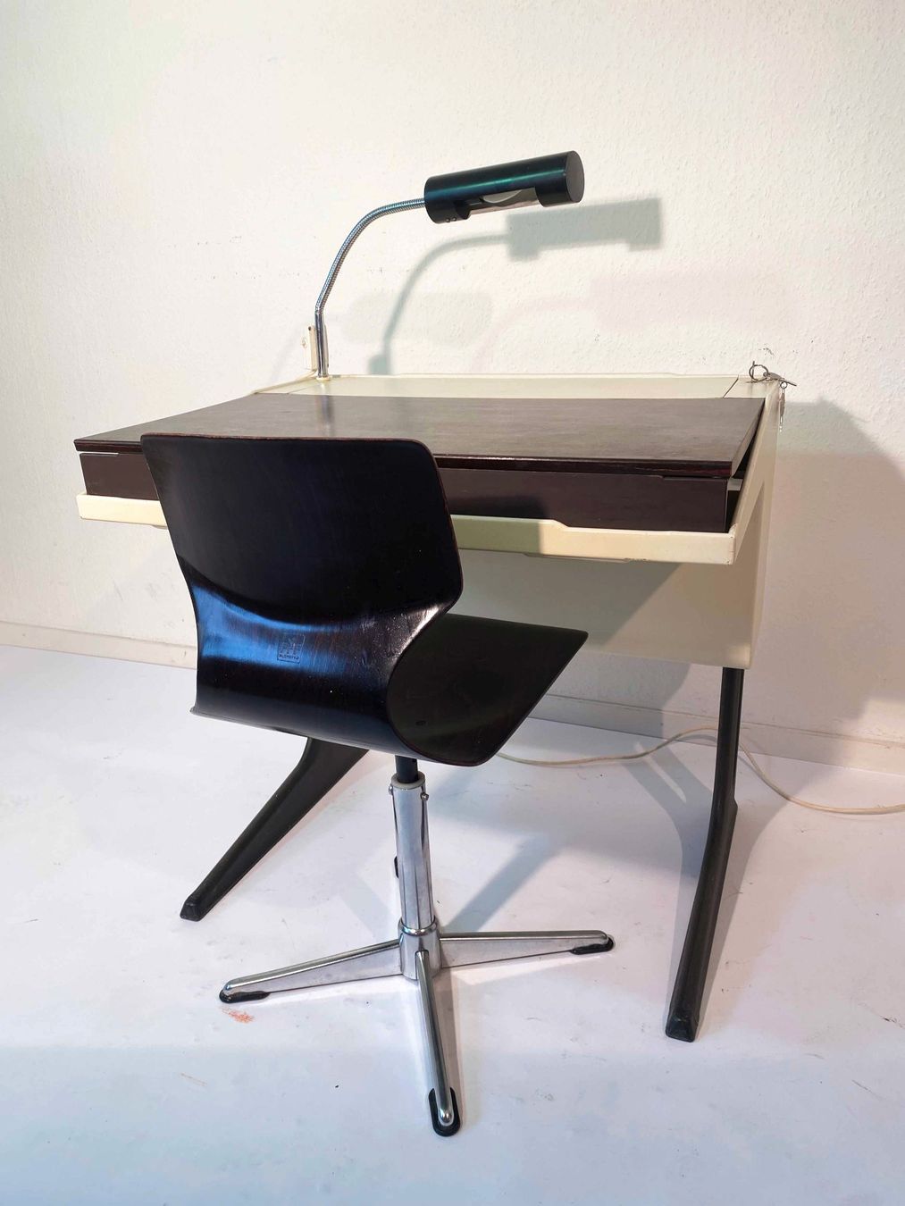 Bureaux: Kinder Design Schreibtisch Luigi Colani – D'occasion à Beringen par Kultgut 2