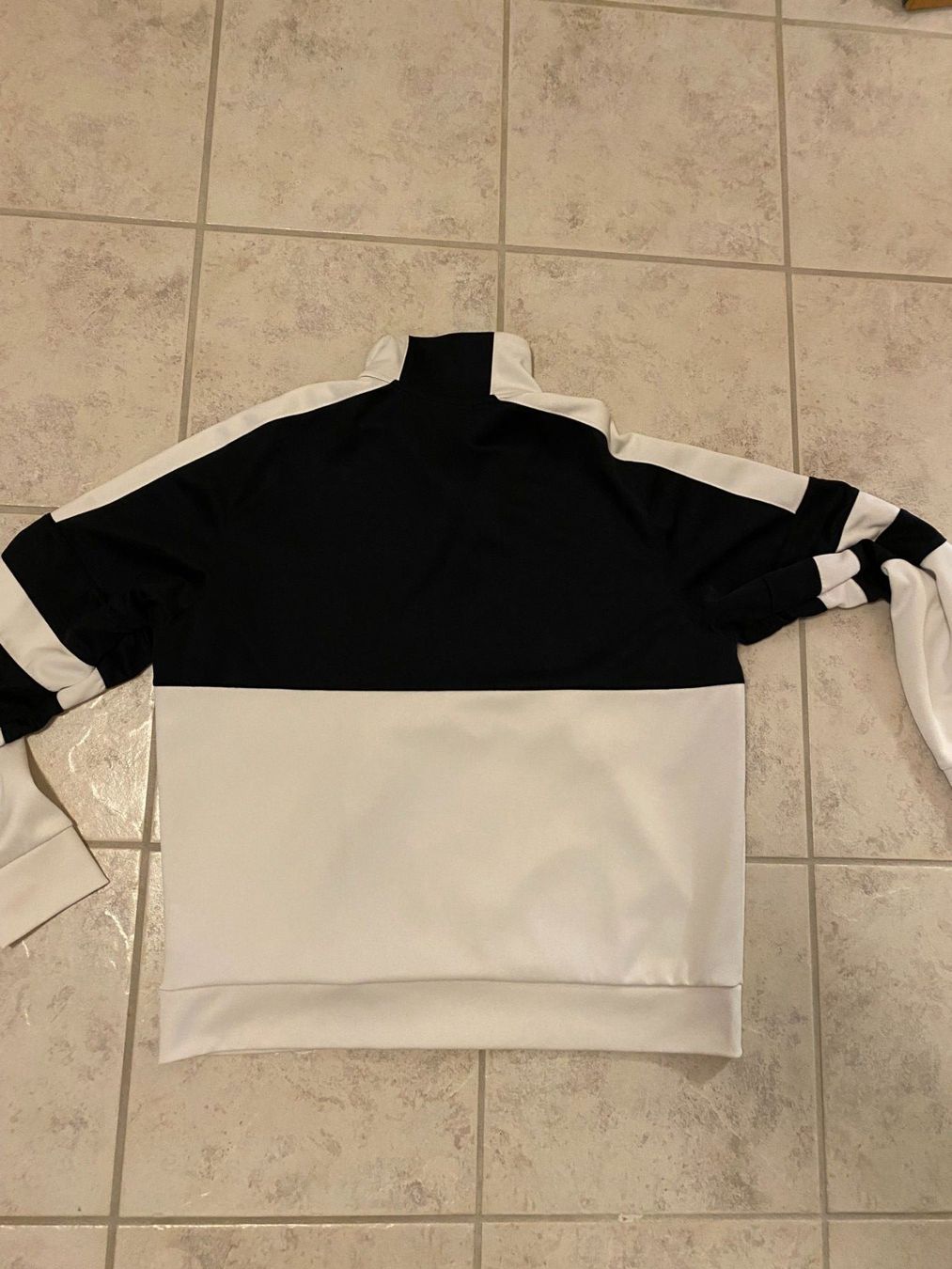 Maglioni & Felpe: Nike Sweater mit Half-Zip Gr. M – Nuovo (secondo la descrizione) da Seuzach venduto da hsu_7nqs