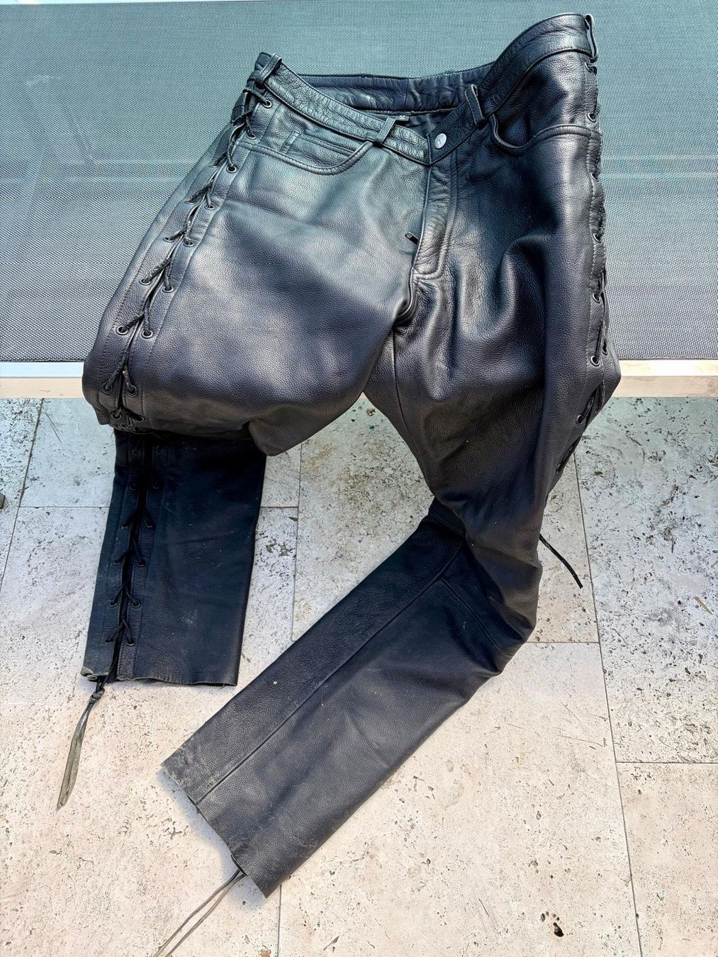 Lotti di vestiti: Motorrad Jacke, Hose, Stiefel Leder – Usato da Schwarzsee venduto da dergli01 1