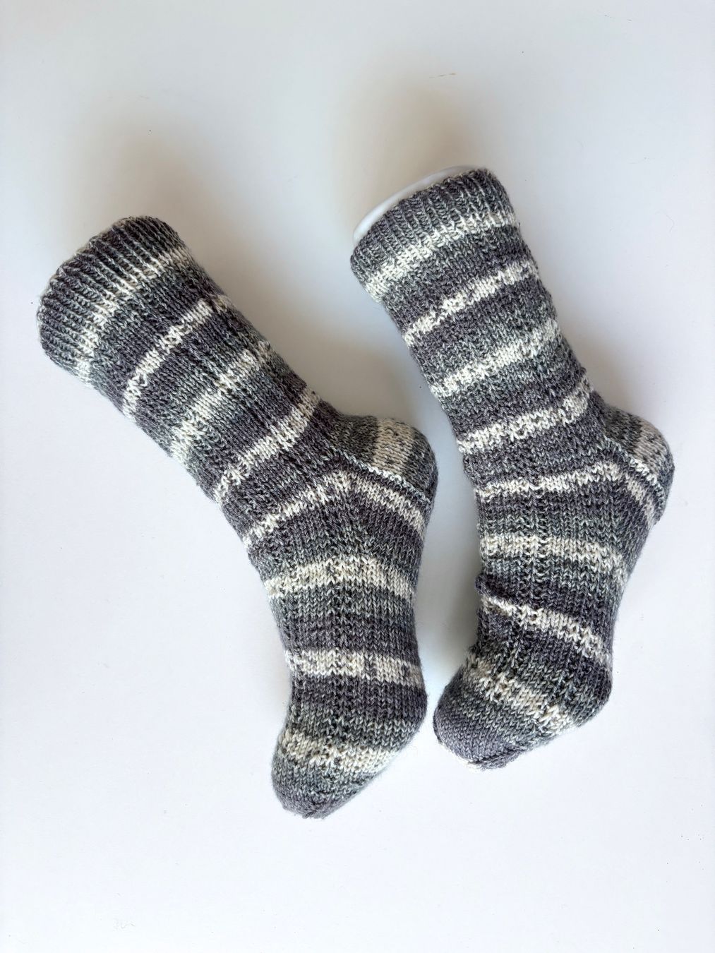 Calze: Weiche handgestrickte Socken, Grösse 38-39 – Nuovo e nell'imballaggio originale da Fislisbach venduto da handglismet