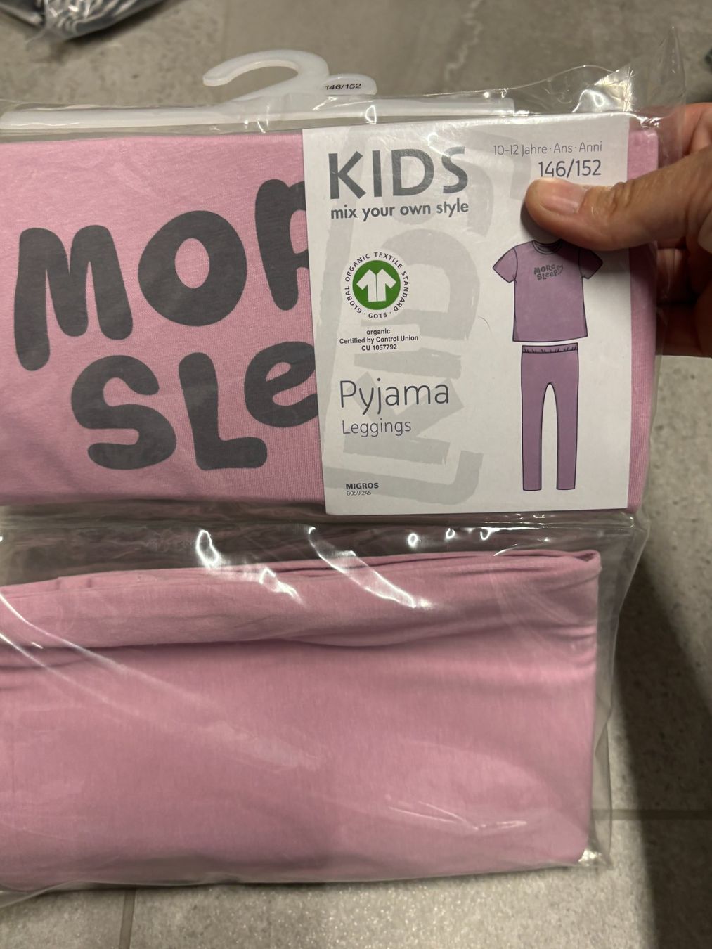 Pyjamas & Ähnliches: Pyjama neuf taille 146 - 152 – Neu (gemäss Beschreibung) aus Salvenach von gwenwywar