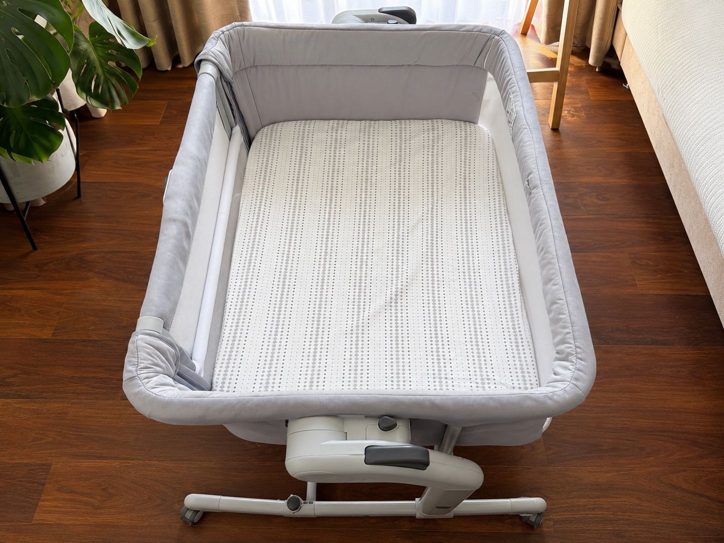 Chicco Betten: Chicco Beistellbett next2me magic evo grau – Gebraucht aus Feldbrunnen von sellmaster2024 1