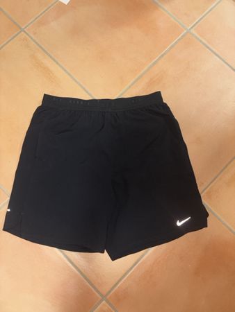 Short de course Nike Stride noir taille XL bon état