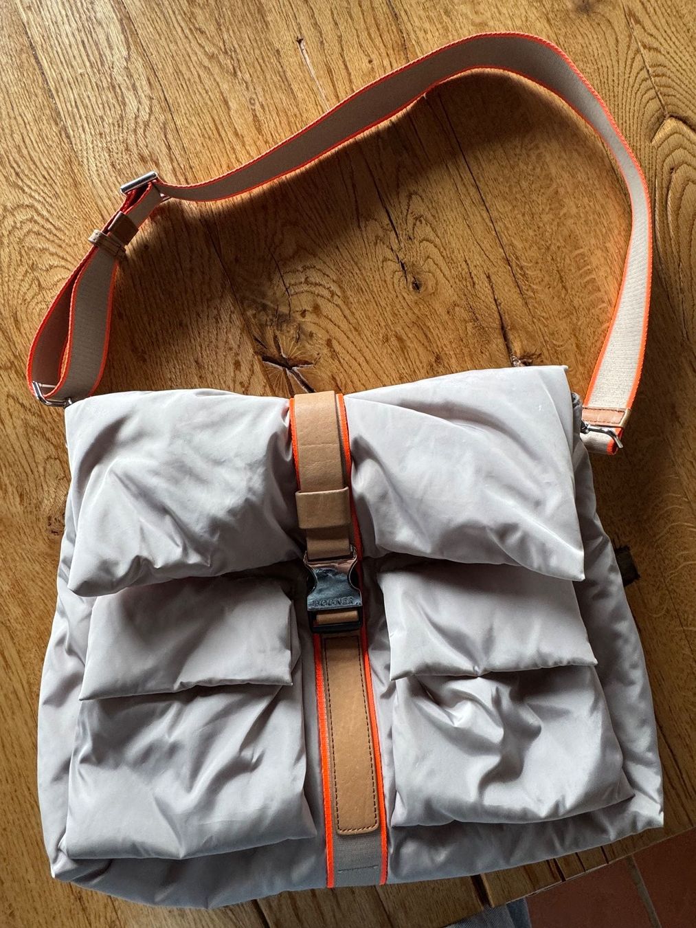 Bogner Sacs femmes: Ultraleichte Bogner Umhängetasche – D'occasion à Oberrohrdorf par maggys15
