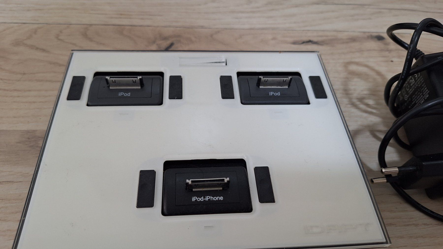 Caricabatterie: Universal Ladegerät IDPT – Usato da Zürich venduto da raw_6mmc 7