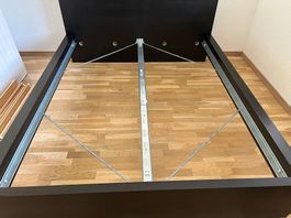 IKEA MALM Bettgestell + Lattenrost + Nachttisch, 160x200cm