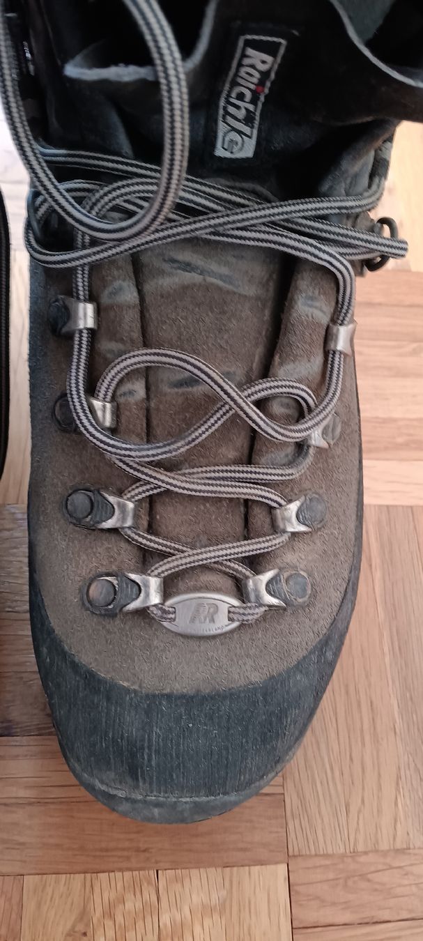 Scarpe da uomo: chaussures haute montagne – Usato da noville venduto da fardusa 2