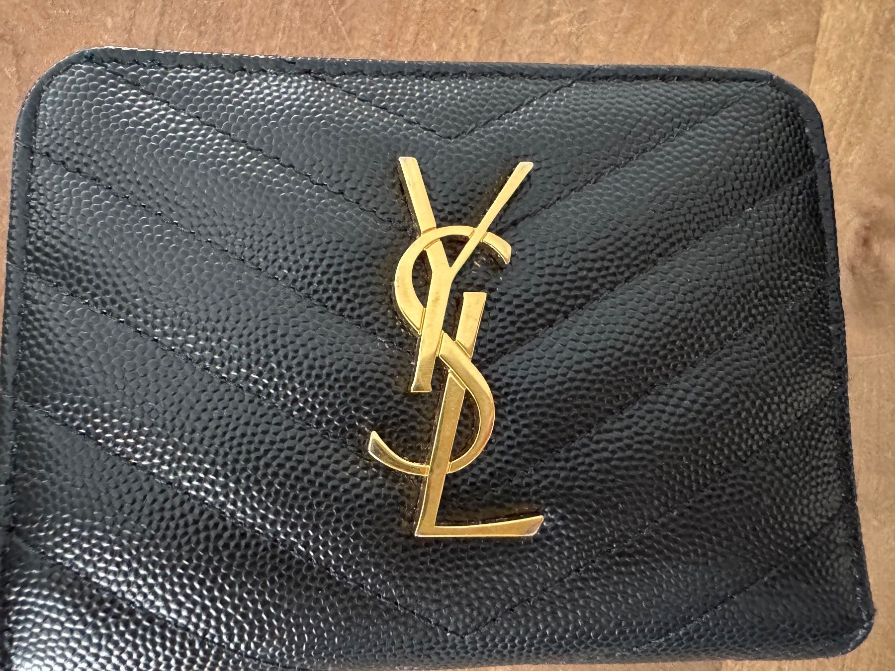 Saint Laurent Portamonete: Saint Laurent Portemonnaie Cassandre – Nuovo (secondo la descrizione) da wallisellen venduto da Niccii 1
