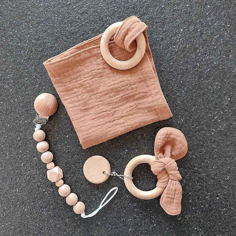 Succhiotti & catenelle porta ciuccio: Babygeschenk Nuggikette, Beissring, Nuschi NEU – Usato da Oberlunkhofen venduto da Barbara.Hagenbuch