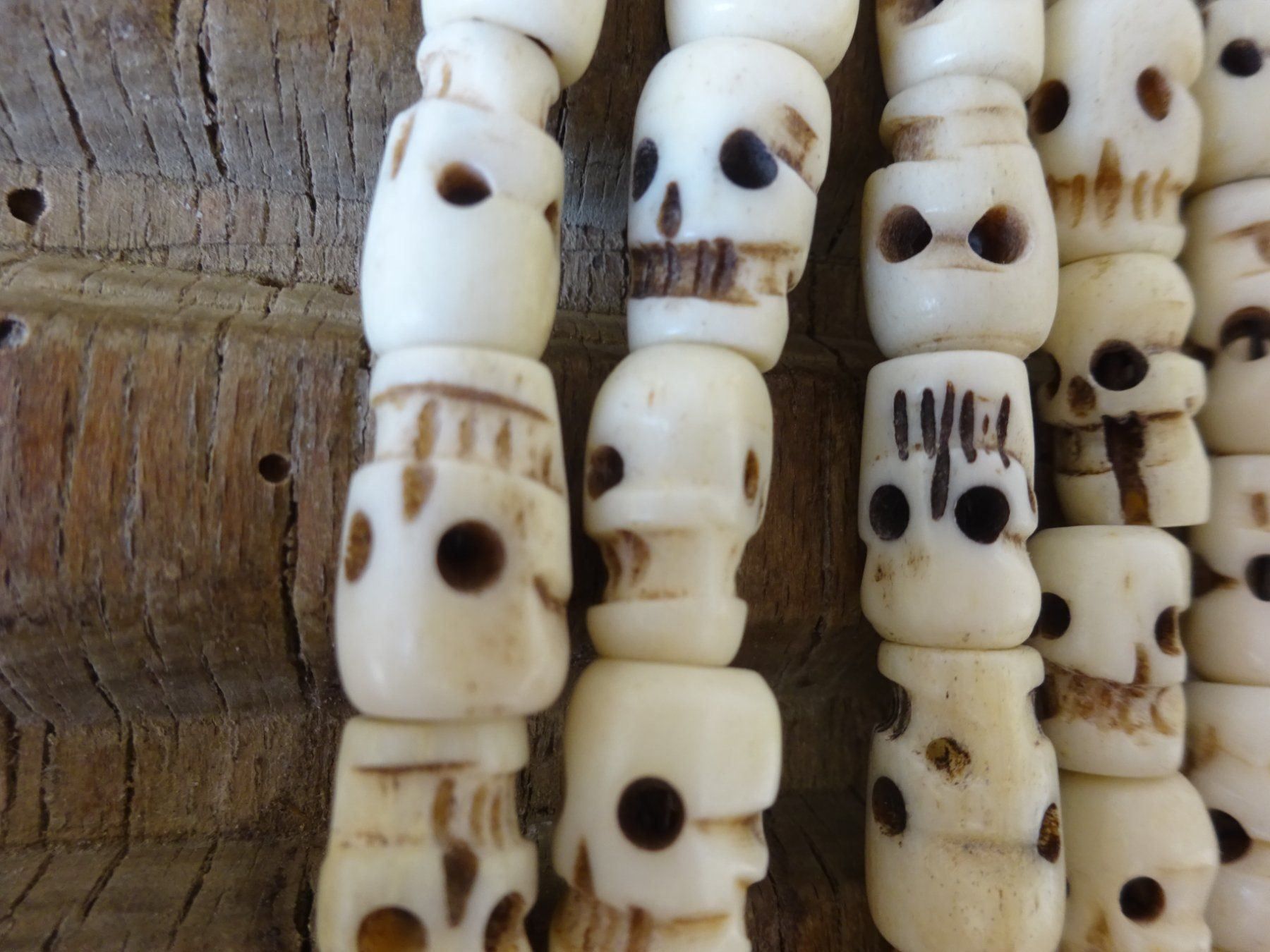Catenine: Totenkopf Mala / Ethno – Usato da Esslingen venduto da FetteSchnecke 3