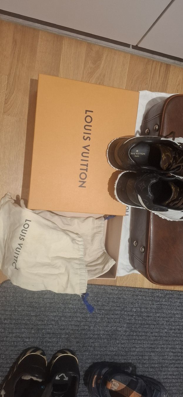 Louis Vuitton Scarpe da uomo: Louis Vuitton Sneaker Monogram Leder Grösse 9 gebraucht – Usato da Wallisellen venduto da joe_w8ns 6