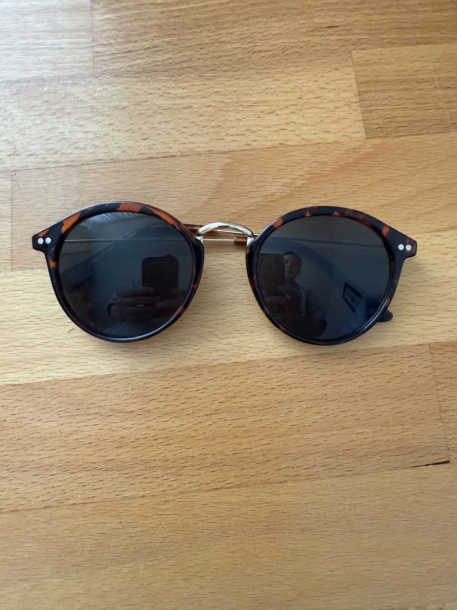 Brillen & Gläser: Tortoise Round Sunglasses  – Gebraucht aus Zürich von Eb_ 1