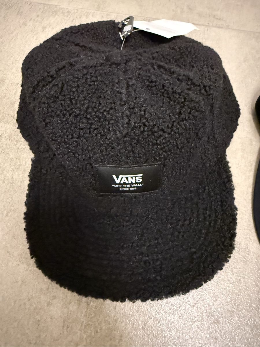 Vans Copricapi, berretti & cappellini: Set di 2 berretti/cappellini neri: Vans e Half Cab – Nuovo (secondo la descrizione) da Ludiano venduto da sheshe26 1