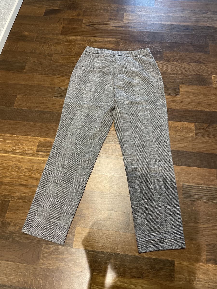 H&M Hosen: Dunkelgraue Hose von H&M – Gebraucht aus Schmitten FR von Monei19 1
