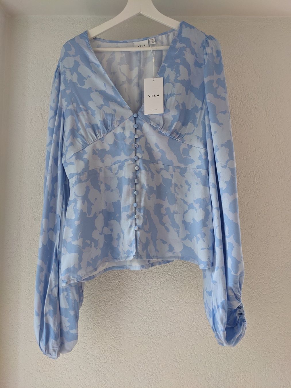 Vila Blusen: VILA Bluse Gr. 40 – Neu und originalverpackt aus Lengnau AG von Nathi88