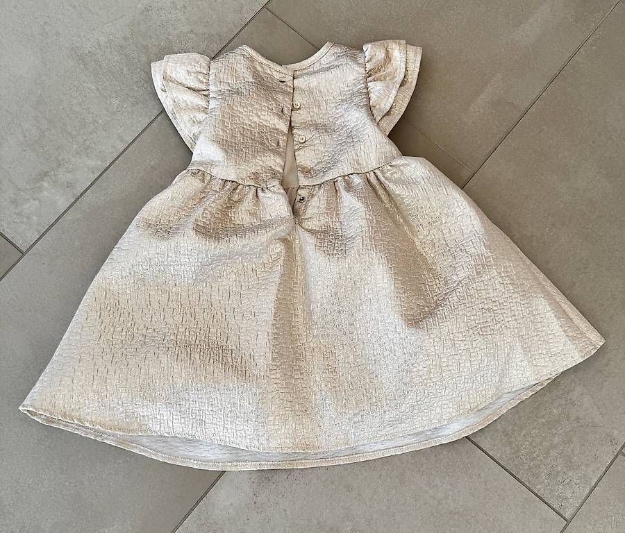 Vestiti & Gonne: Wunderschönes Gold Kleid Gr. 110 – Usato da Frauenfeld venduto da OliviaMartina 2