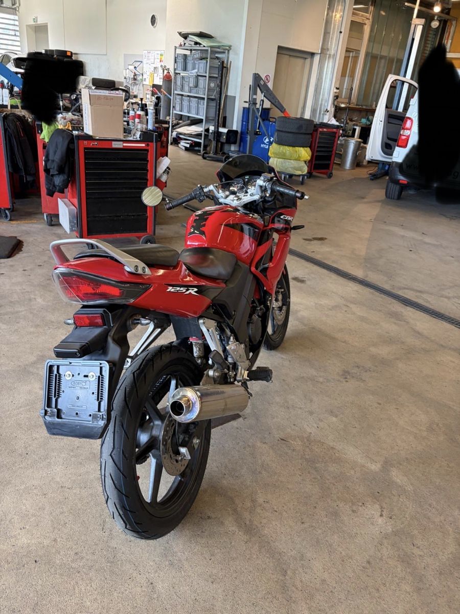Honda Strada: Honda cbr125r – Difettoso da Schönenwerd venduto da Stifter 6