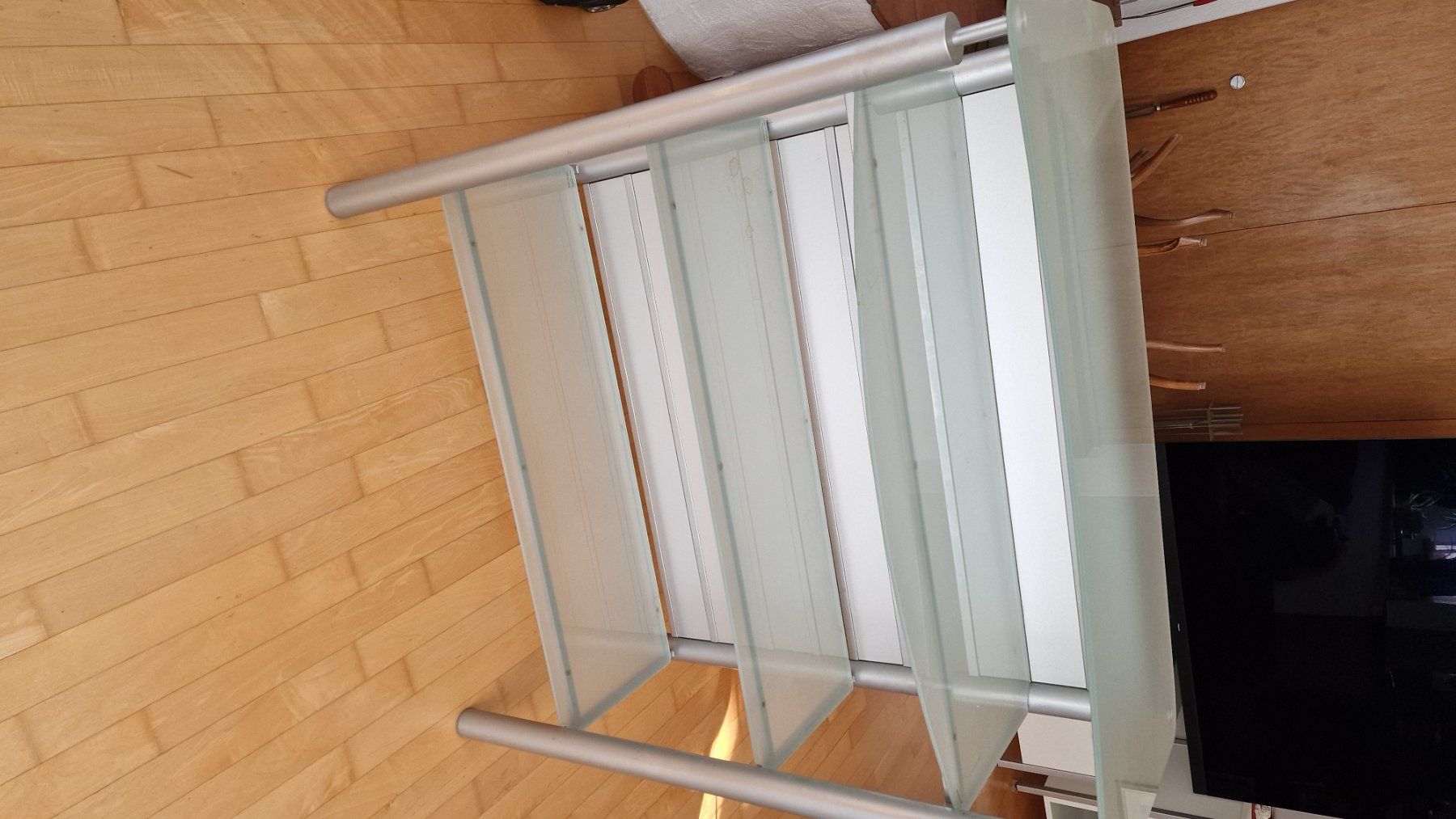 Scaffali: Regall offen mit satinierten Glastablaren – Usato da Weisslingen venduto da and-lo73