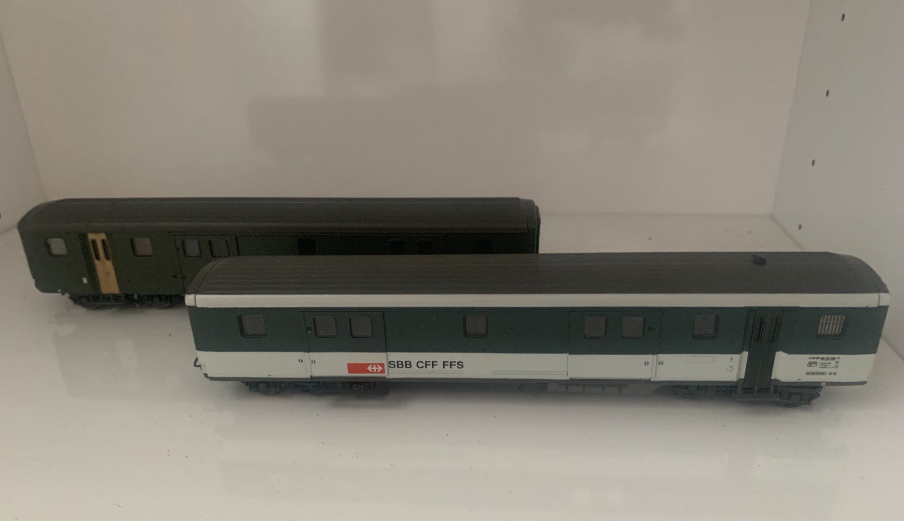 Roco Modellini di ferrovie: 2 Roco H0 SBB Gepäckwagen – Usato da Volketswil venduto da zwitsch33 1