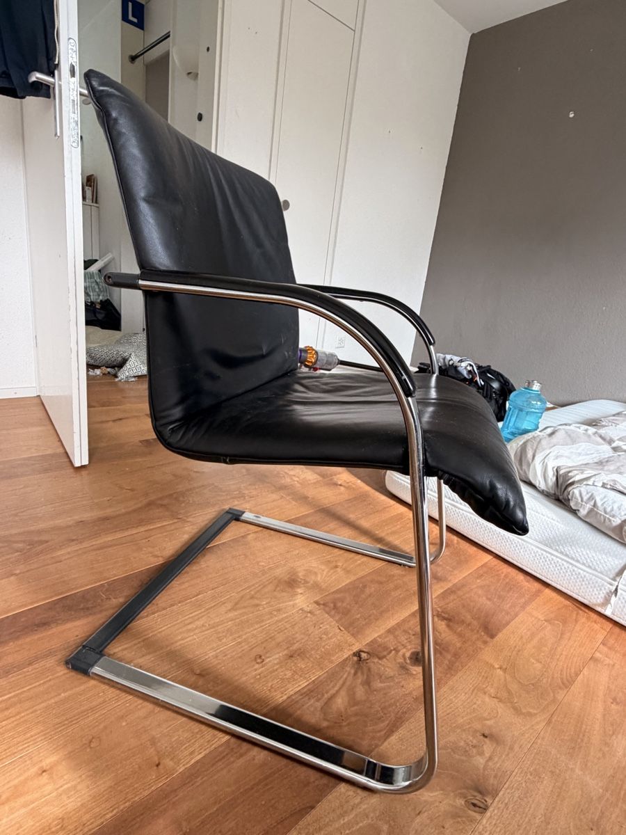 Tischset: Schreibtischtisch & Freischwinger-Stuhl im Set – Gebraucht aus Richterswil von Denhaltnoed 3