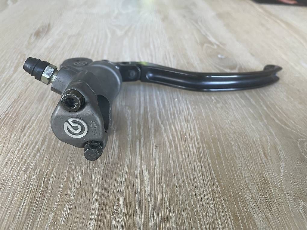 Tutti pezzi di ricambio auto: Brembo UPGRADE Hauptbremszylinder – Usato da Wolfhalden venduto da NeNi_79 2