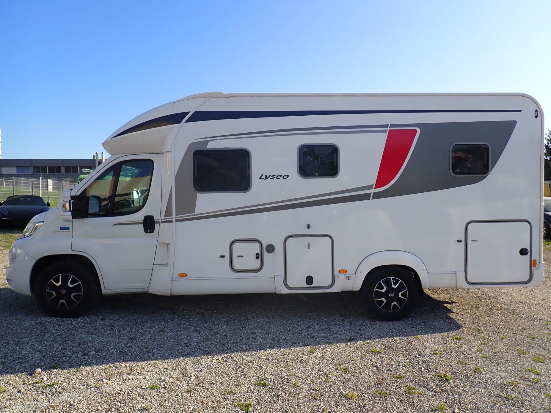 Fiat Veicoli da campeggio: Fiat Bürstner BT7004 – Usato da Fribourg venduto da OFAIL 1