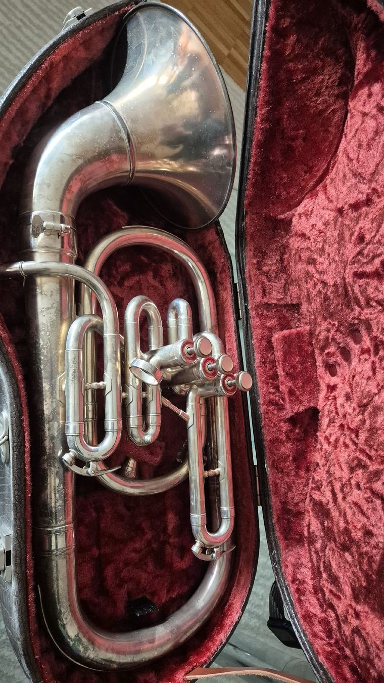 Strumenti musicali: Reynolds Bariton Horn vermutlich – Usato da Rämismühle venduto da beni0010