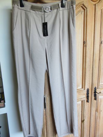 NEUE HOSE Gr. 46 von BETTY BARCLAY