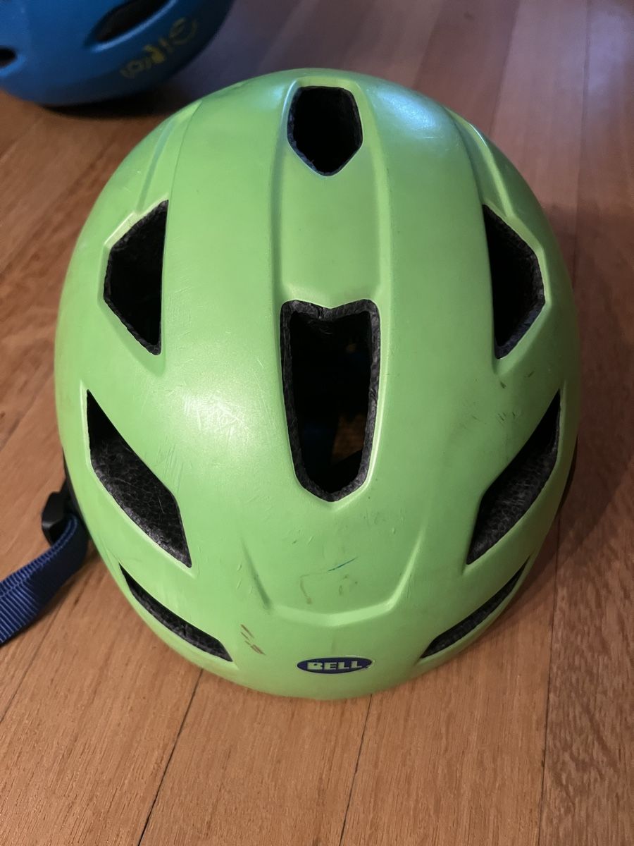 Giro Casques: 2 Kinderhelme Velo  – D'occasion à Basel par Isi_takes_it_easy 3
