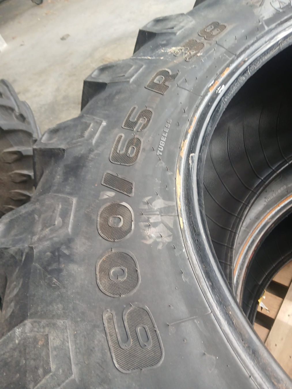 Pneus & Roues: Pneu paar 600/65R38 – D'occasion à Roggliswil par PeterMaschinen 1