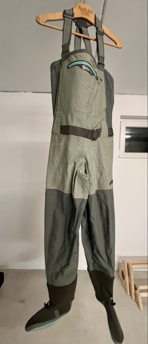 Simms Lotti di vestiti: Womans Simms Wathose & Schuhe – Usato da Titterten venduto da rodbender44