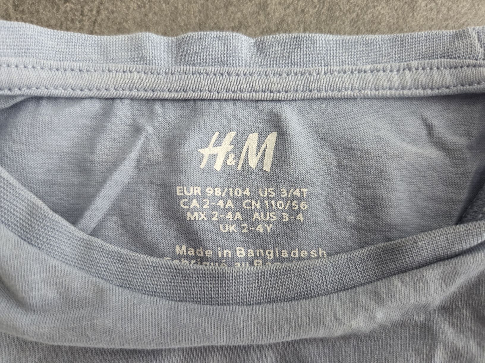 H&M Camicie, T-shirt & Polo: H&M Kinder T-Shirt hellblau Gr. 98/104 – Usato da Hüntwangen venduto da ManuM2014 3