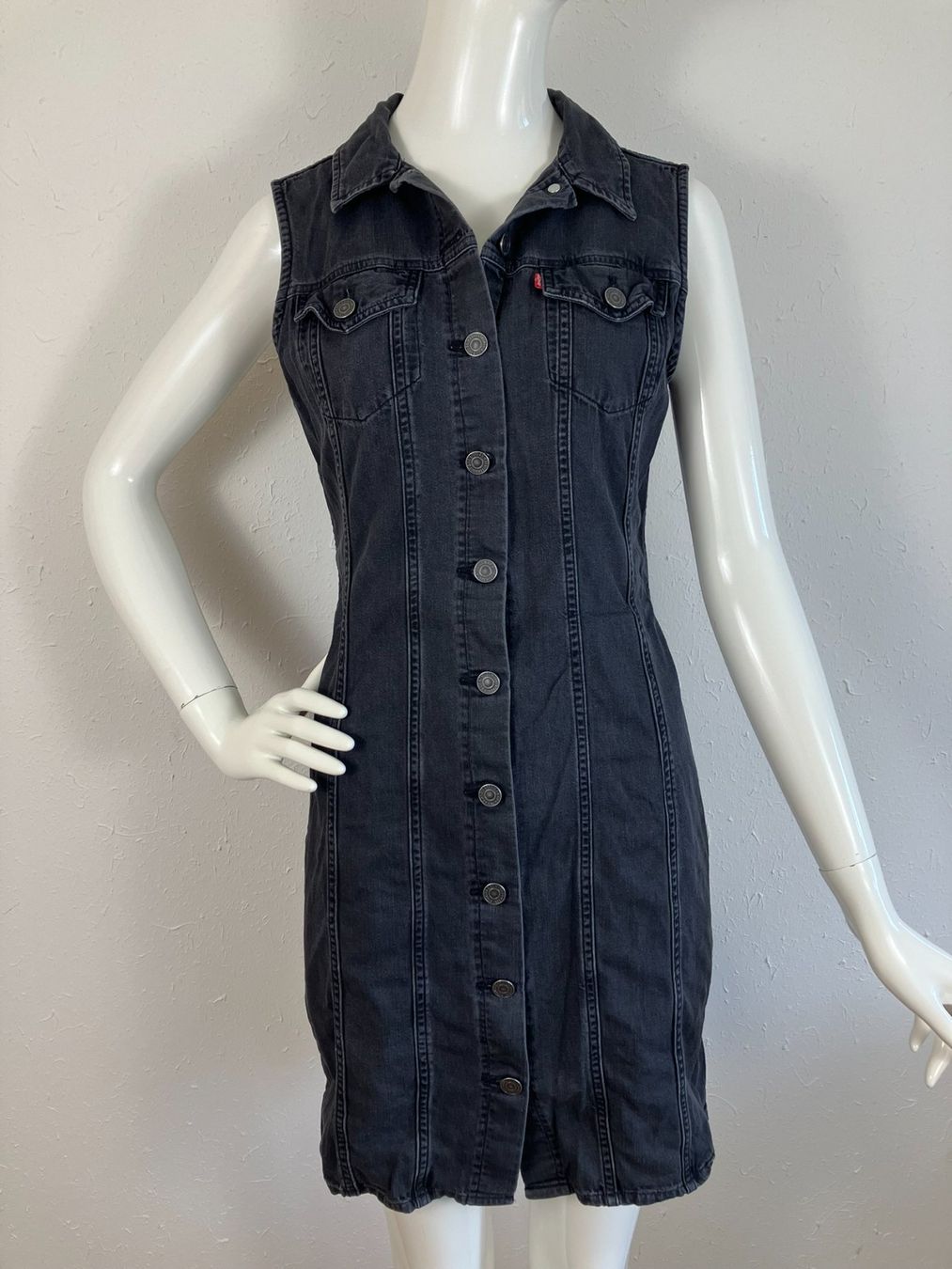 Levi's Kleider: Levi's Jeanskleid Gr.M – Gebraucht aus Laupen ZH von kar_lfz6
