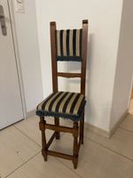 Stuhl Holz mit Stoffbezug gestreift