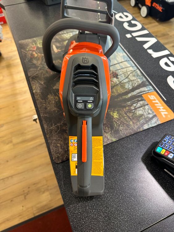 Husqvarna Akkusäge 225i Kettensäge mit Akku und Ladegerät Kaufen auf Ricardo