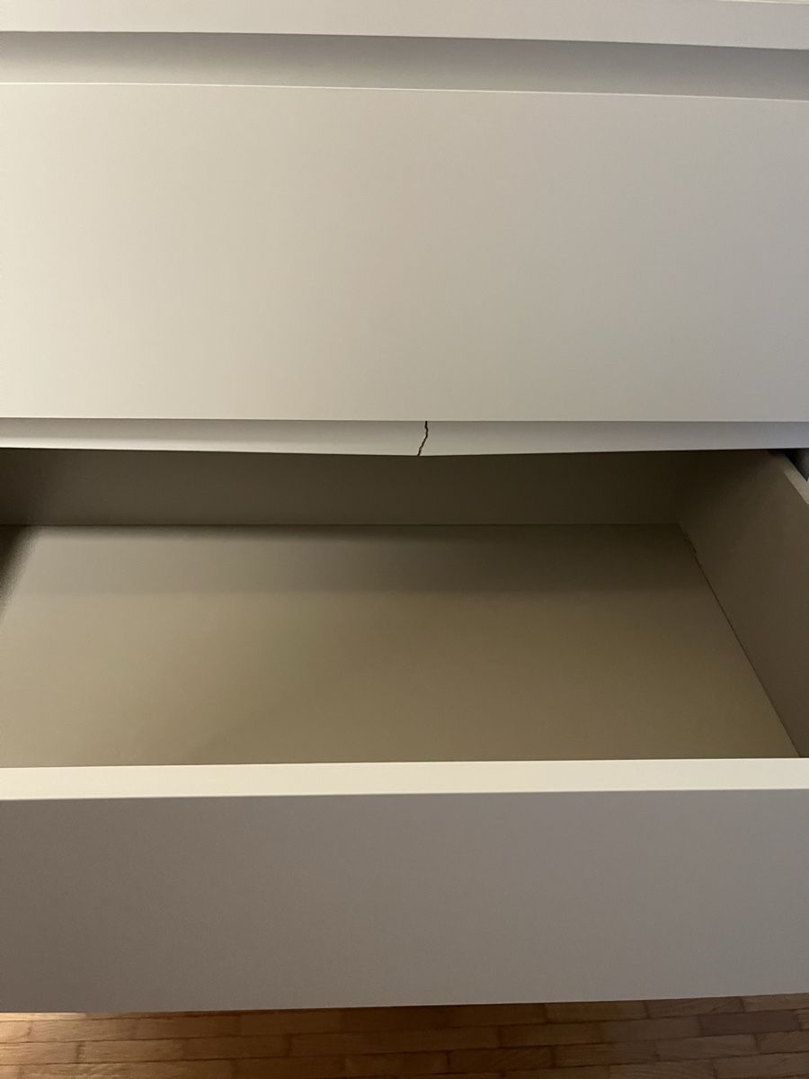 Ikea Commodes: IKEA MALM Kommode weiss, 4 Schubladen – D'occasion à Jona par lau_k95h 3
