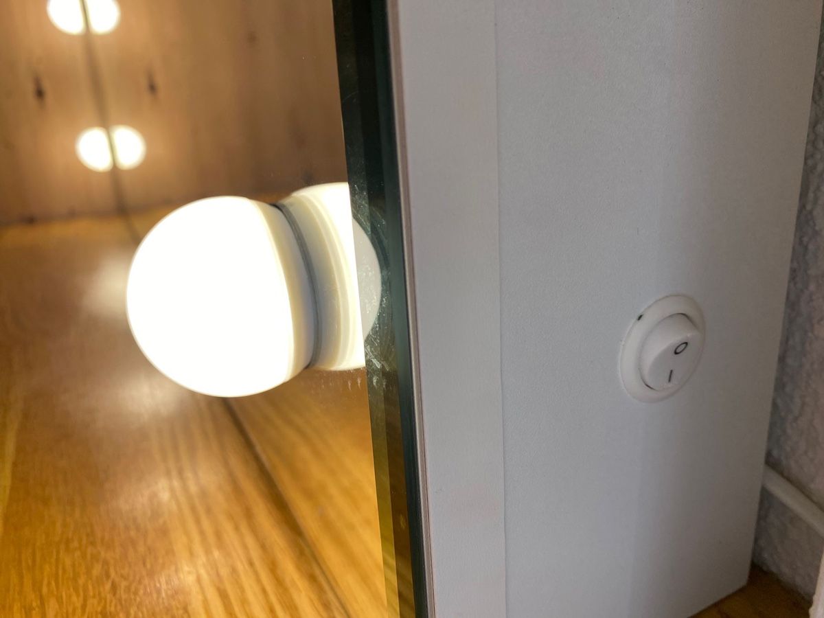 Specchi: Hollywood Style Makeup Mirror with Lights - Like New! – Usato da Zürich venduto da Ironetka 3