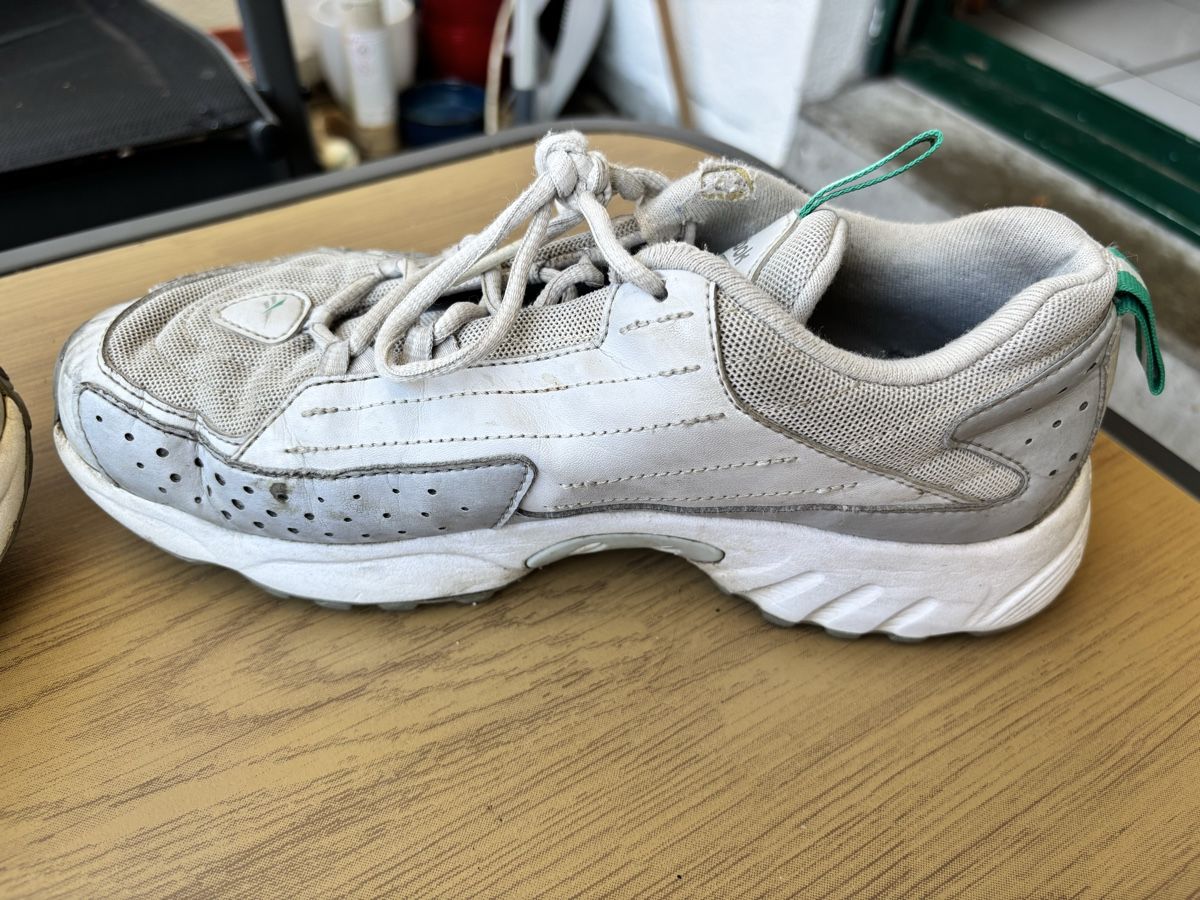 Reebok Scarpe da donna: Reebok Sneakers grey size 38.5 used with defects – Difettoso da Le Grand-Saconnex venduto da mar_wby6 7
