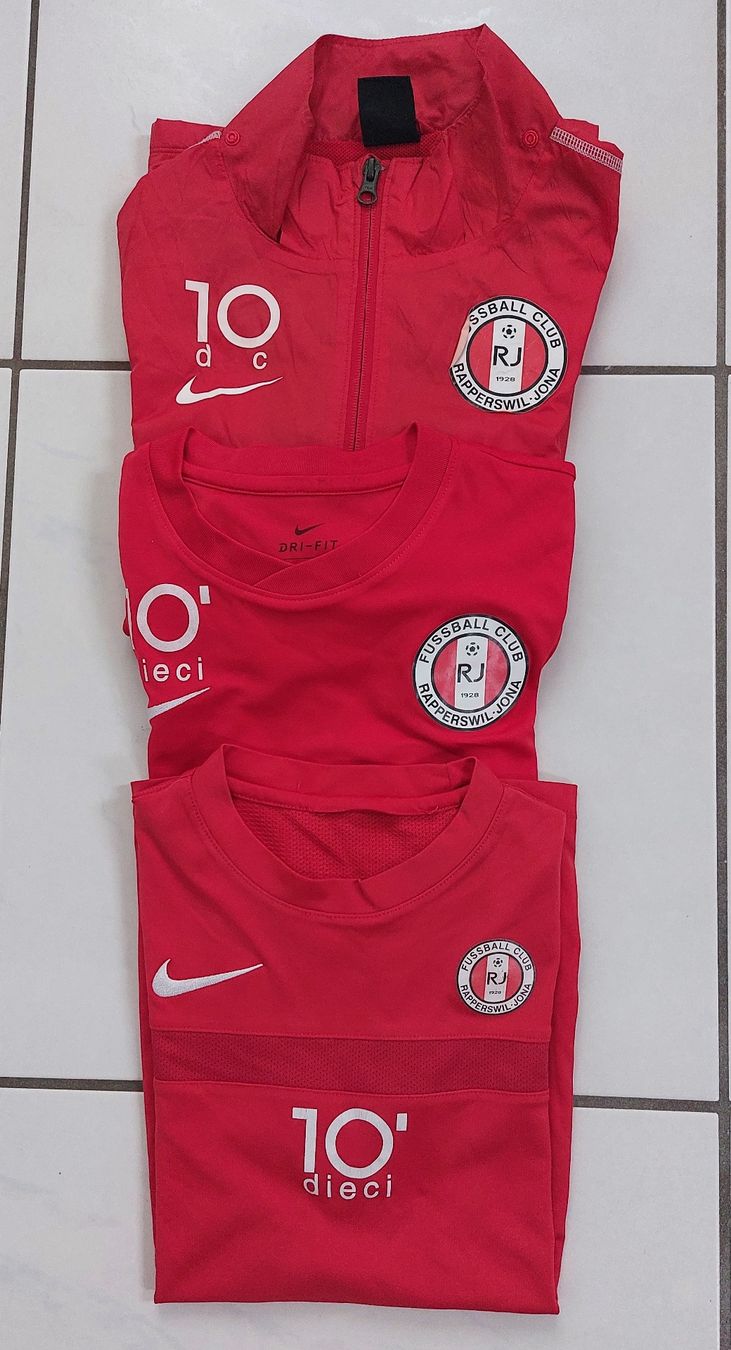 Nike Scarpe, pantaloni & magliette da ginnastica: Trikot-Set FC RJ – Usato da Siebnen venduto da Rowiron 1