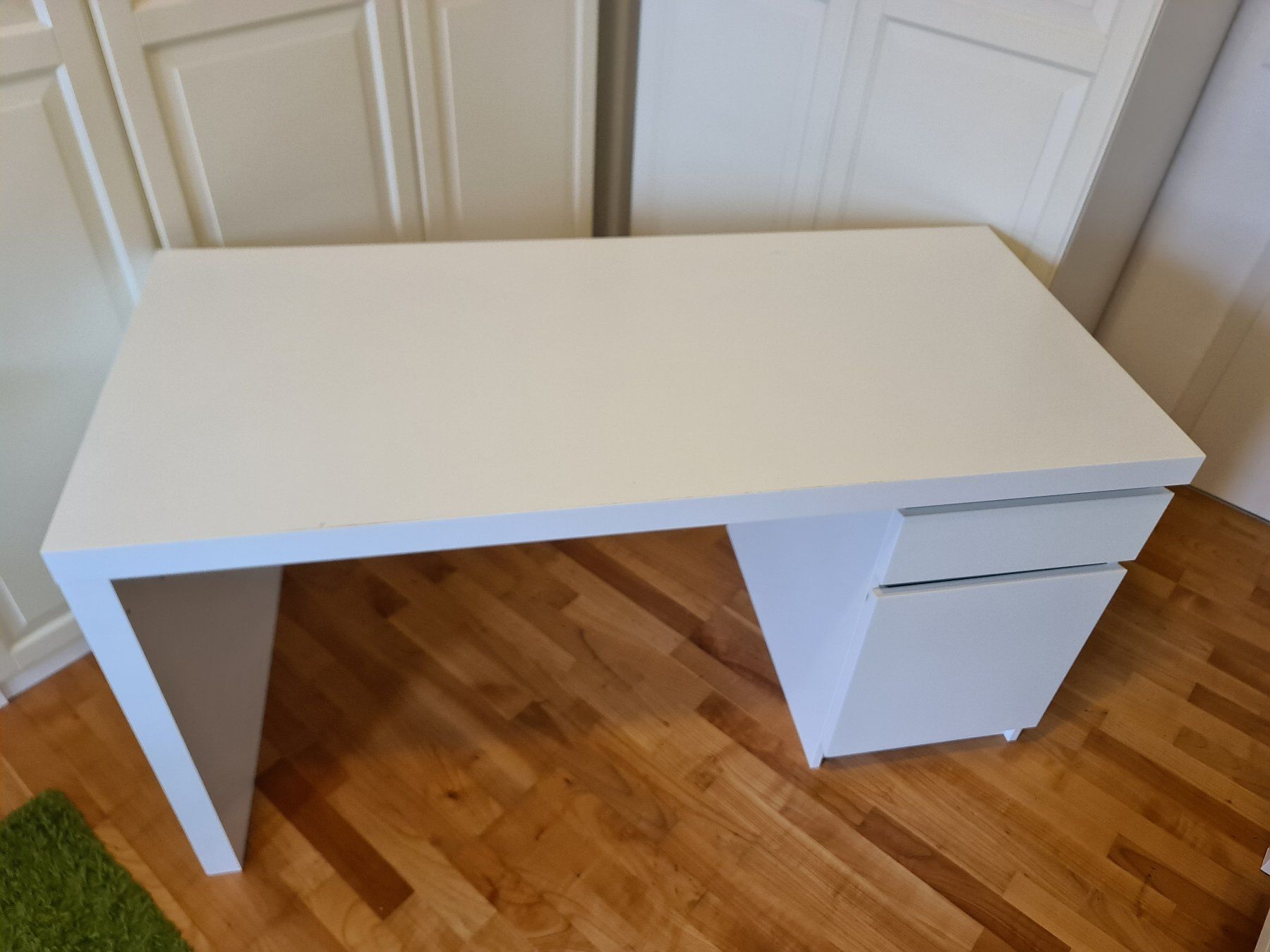Ikea Scrivanie: IKEA MALM Schreibtisch Tisch weiss – Usato da Hausen AG venduto da Vugri 1