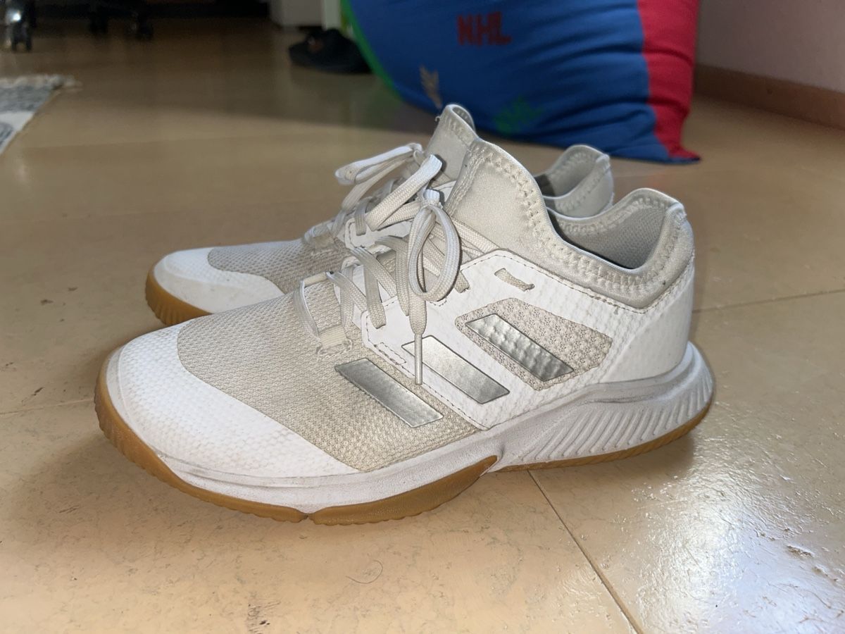Adidas Herrenschuhe: Adidas Sportschuhe – Gebraucht aus Oberwil (Dägerlen) von Pascal17