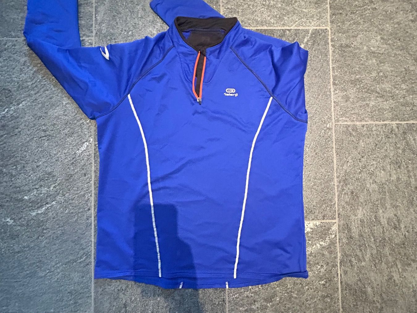 Maglioni & Felpe: pull de sport XL – Usato da Ravoire venduto da martigny1921