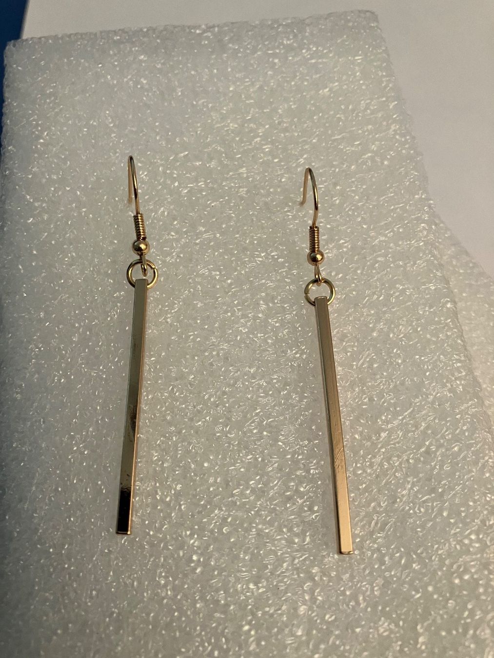 Orecchini pendenti & Orecchini a lobo: Modeschmuck, Goldfarbene Ohrhänger, Stifte, 6 cm lang – Nuovo (secondo la descrizione) da Affoltern am Albis venduto da Dlotti
