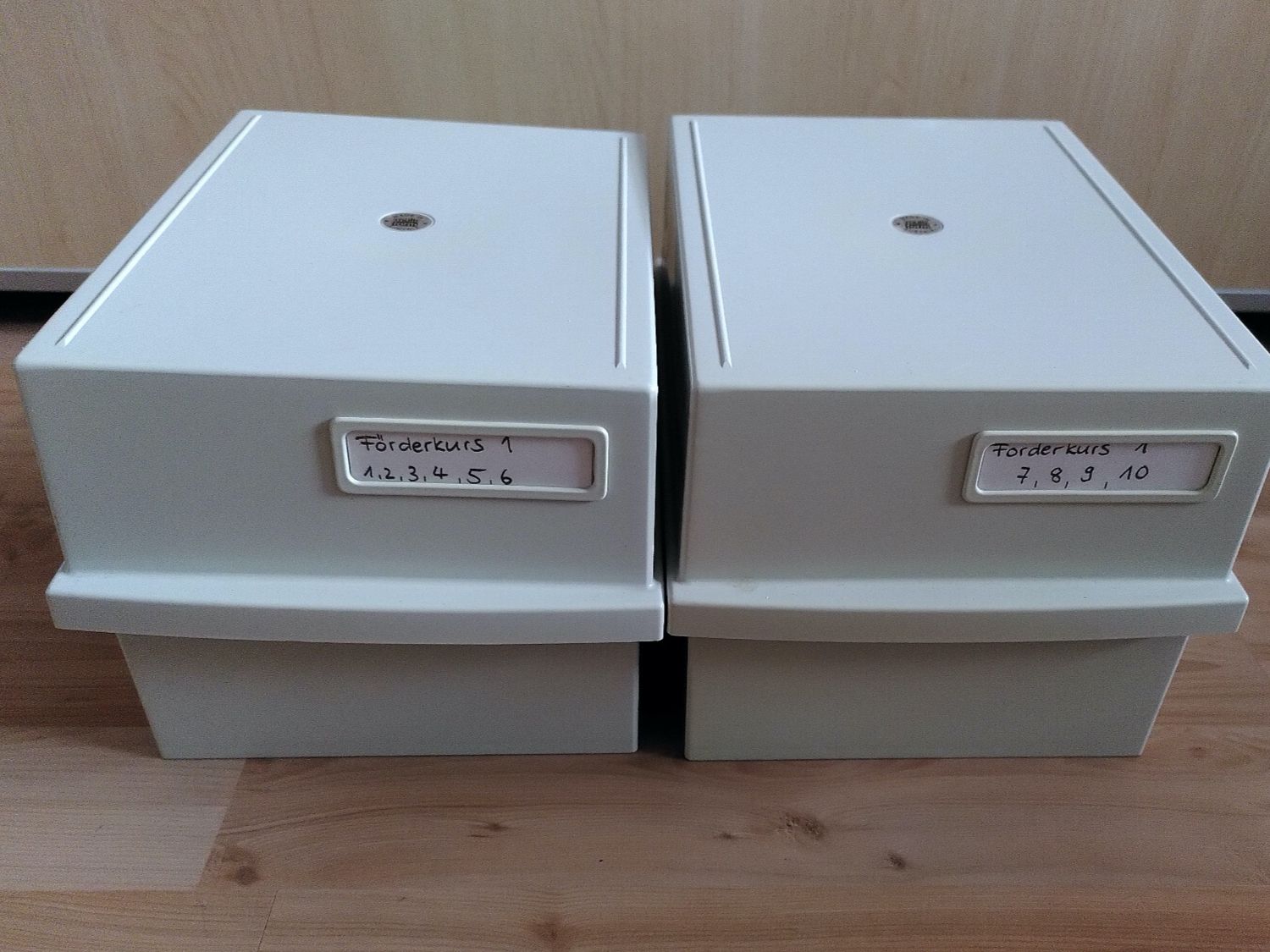 Altro materiale scolastico: KARTEIKARTEN MATHEMATIK 1-20/ MIT 2 BOXEN – Usato da Brugg AG venduto da olamim 2