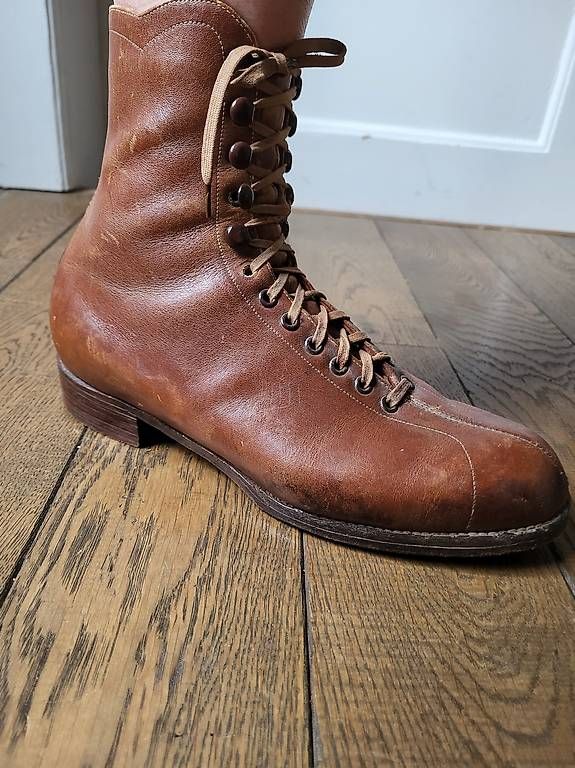 Pattini da ghiaccio: Antike Stiefeletten/Schlittschuhe 38/38.5 – Usato da Bern venduto da CHVG 1