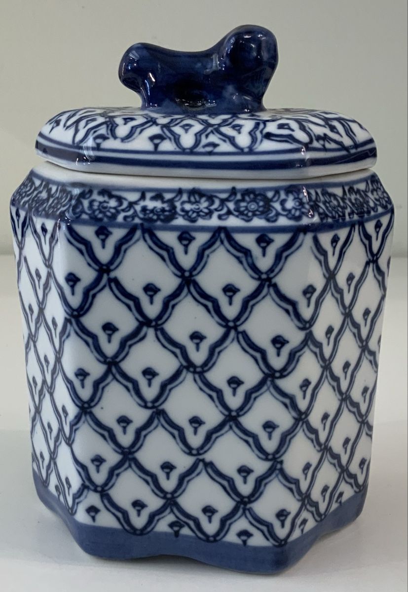 Altro in Decorazioni & Accessori: Boîte hexagonal en porcelaine bleu/blanc – Usato da rolle venduto da Tontonjulot 2