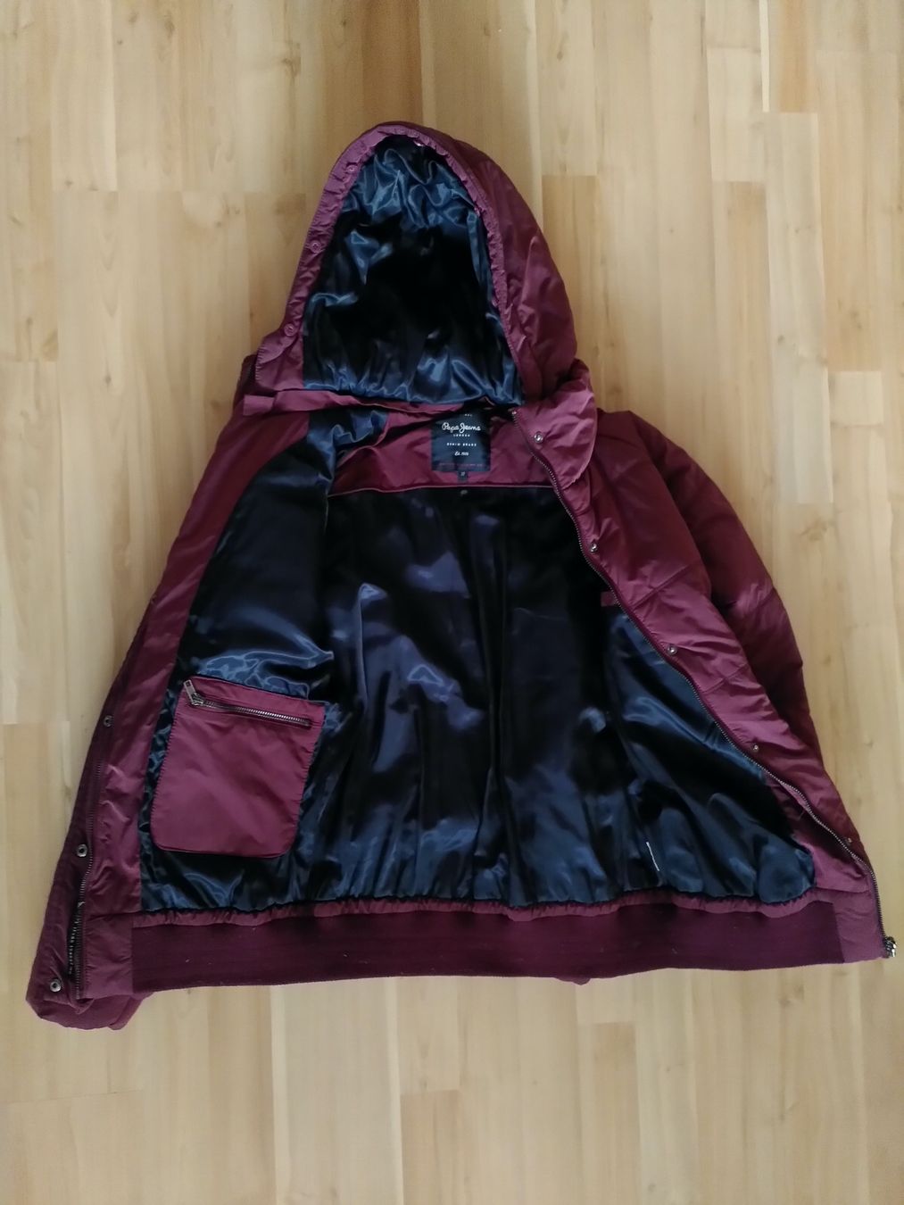 Pepe Jeans Giacche: Pepe Jeans Winterjacke, bordeauxrot, Gr. M – Usato da Brugg AG venduto da olamim 3