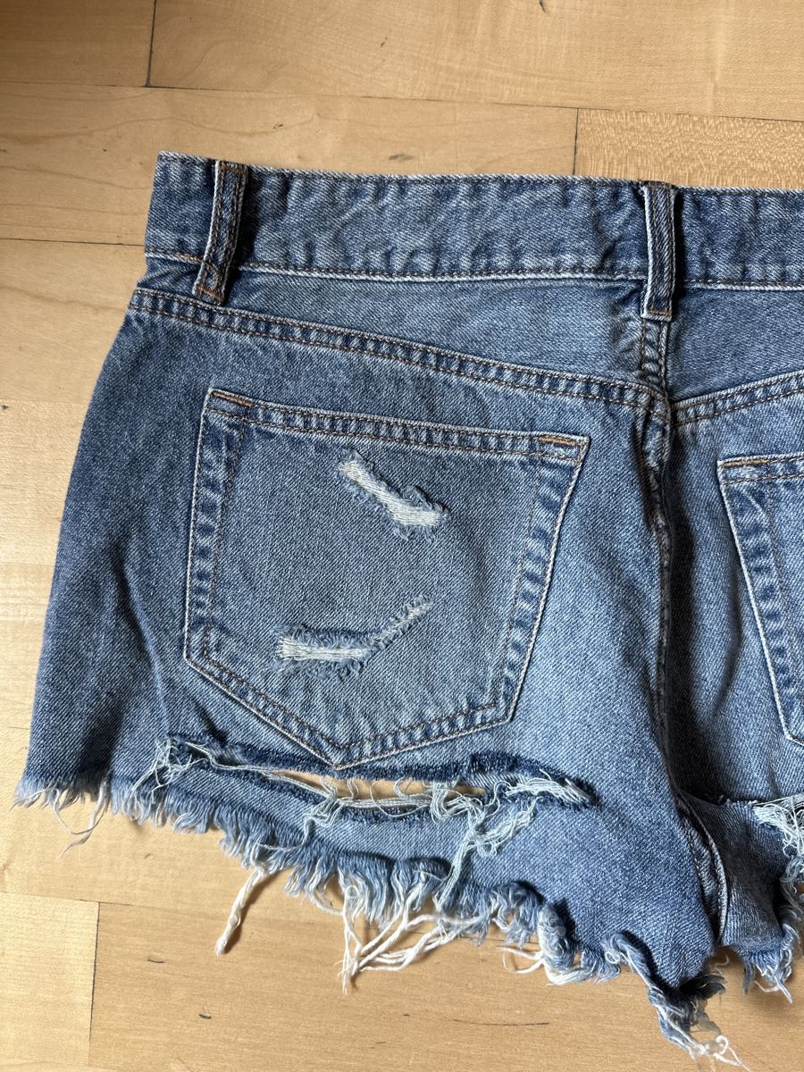 Pull&Bear Jeans: Coole Jeans Shorts mit Fransen, Grösse 38 – Nuovo (secondo la descrizione) da Hergiswil NW venduto da kaufe_at_kaufmann 5