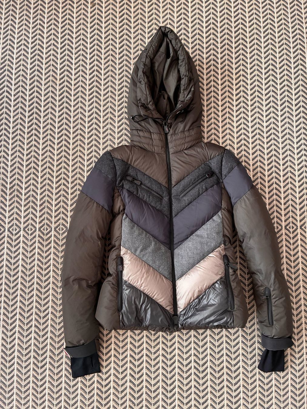 Moncler Jacken: Moncler Damen Winter Jacke – Neu (gemäss Beschreibung) aus Meilen von Fuchs_T
